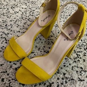 Yellow Quipid Platform Sandals size 9